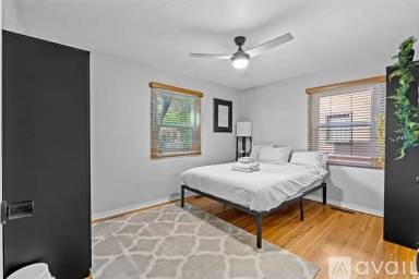 Main picture of 4908 Burton Ave SE