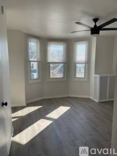Main picture of 35 W Logan St