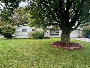 Main picture of 5802 N Oakland Ave