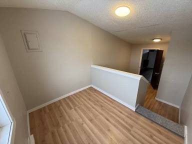 Main picture of 106 E 5th St