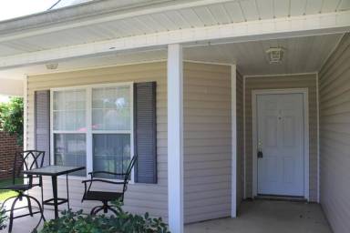 Main picture of 1606 Trent St
