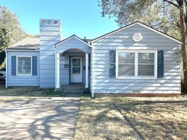 Main picture of 2216 30th St