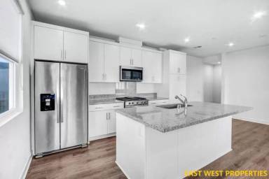 Main picture of 1302 W Cara Dr