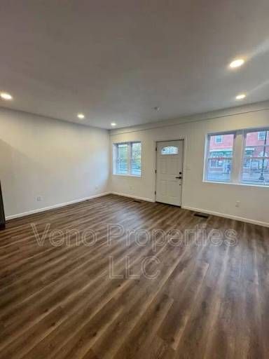 Main picture of 351 4th St