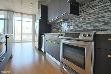 Main picture of 150 W Roosevelt Rd