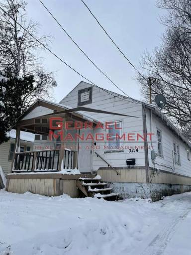 Main picture of 3214 S Grand Traverse St