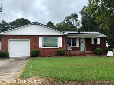 Main picture of 195 S Shiloh Farm Rd