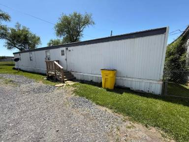 Main picture of 100 Herman Ln