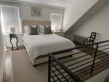 Main picture of 120 Maple St