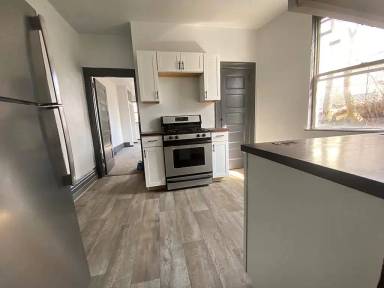 Main picture of 1306 Complete St
