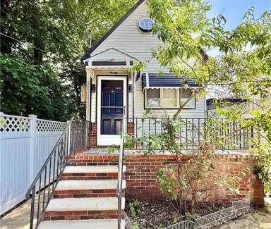 Main picture of 90 Hickory Ave