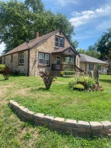 Main picture of 2660 N Kellett Ave