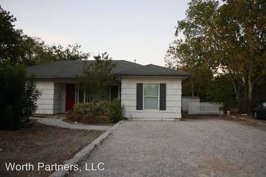 Main picture of 705 Fairview Ave