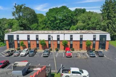 Main picture of 425 Mount Vernon Rd