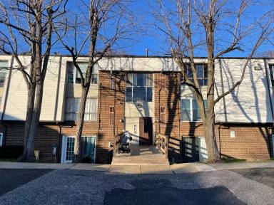 Main picture of 2201 Strahle St