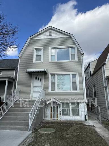 Main picture of 5202 W Ainslie St