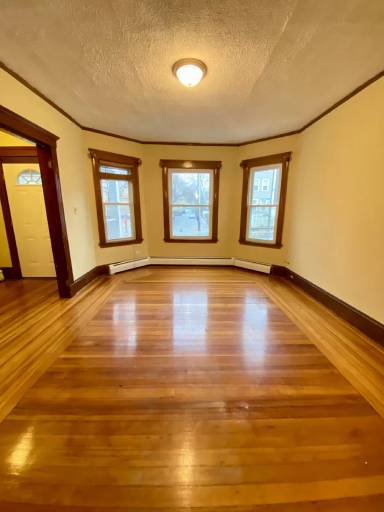 Main picture of 4379 Washington St