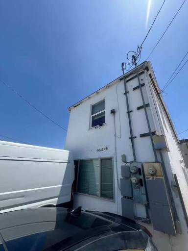 Main picture of 4018 1/2 43rd St