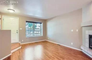 Main picture of 6075 Colony Cir