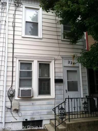 Main picture of 224 Rusling St