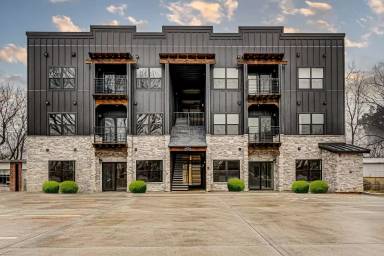 Main picture of 735 South Ave