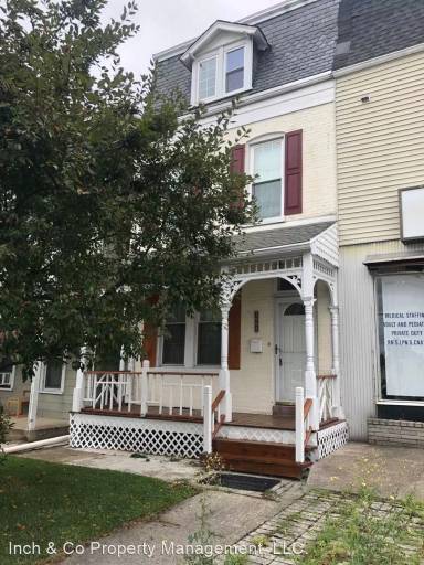 Main picture of 1005 N George St