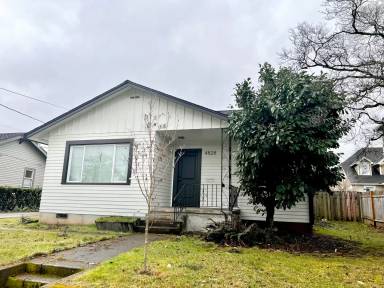 Main picture of 4828 NE Campaign St