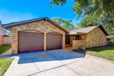 Main picture of 15614 Edenvale St