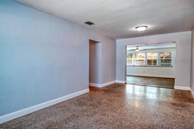 Main picture of 4104 W Lawn Ave