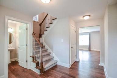 Main picture of 727 Valencia Dr