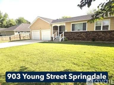 Main picture of 903 Young St