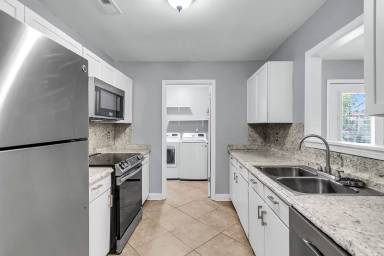 Main picture of 206 Pine Shadow Dr