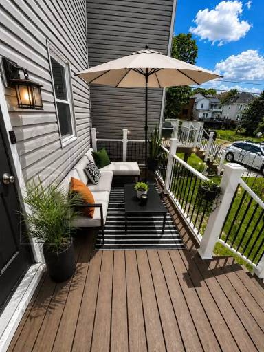 Main picture of 17 Simms St