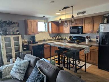 Main picture of 228 S Cottonwood Rd