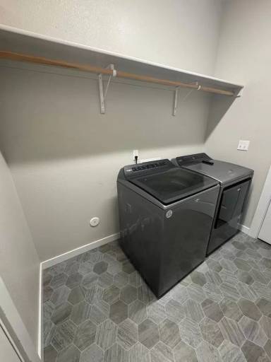 Main picture of 1638 W Henrys Fork Dr