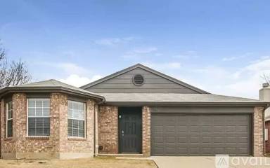 Main picture of 501 Hollyberry Dr