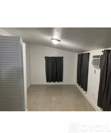 Main picture of 2075 Acapulco Dr