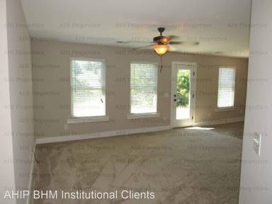 Main picture of 940 Moonlite Dr