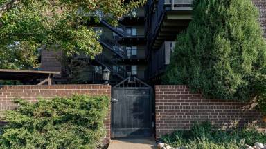 Main picture of 3595 S Washington St