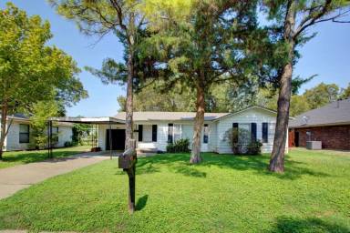 Main picture of 1106 Bales St