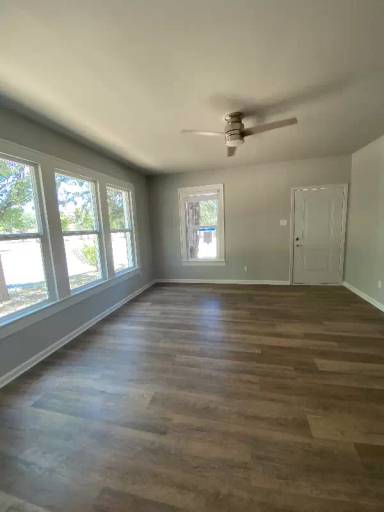 Main picture of 2020 W 10th St