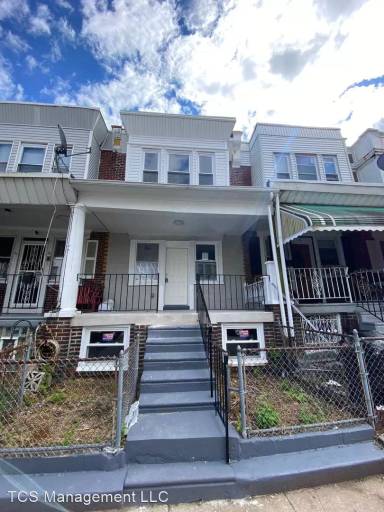 Main picture of 5652 Malcolm St