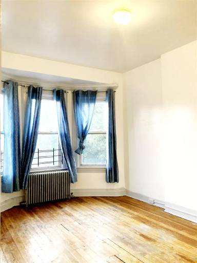 Main picture of 535 E 29th St