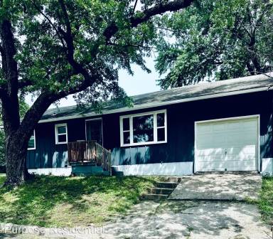 Main picture of 7301 S Benton Ave
