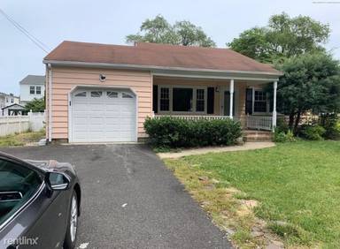 Main picture of 617 Garfield Ave