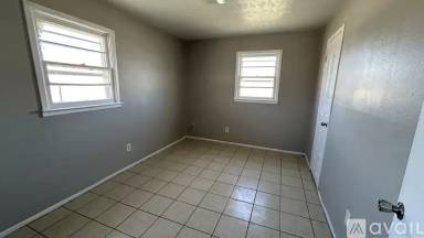 Main picture of 2723 E 2nd St