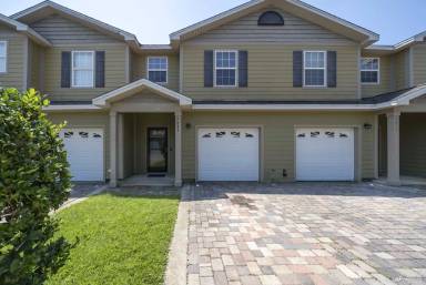 Main picture of 7211 Quail Hollow Dr