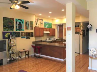 Main picture of 157 E Chestnut St