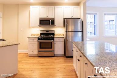 Main picture of 520 W Stratford Pl