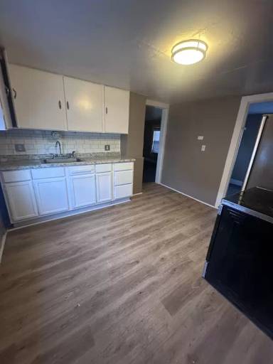 Main picture of 2114 W 40th Pl